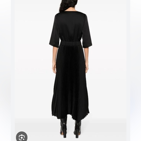 Fabiana Filippi satin finish Pleated  V-Neck Long Dress 1/2 sleeves IT 38 2US - Picture 3 of 15